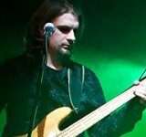 The Gate stoi przed studiem nagraniowym