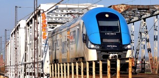 pociag koleje slaskie pesa elf