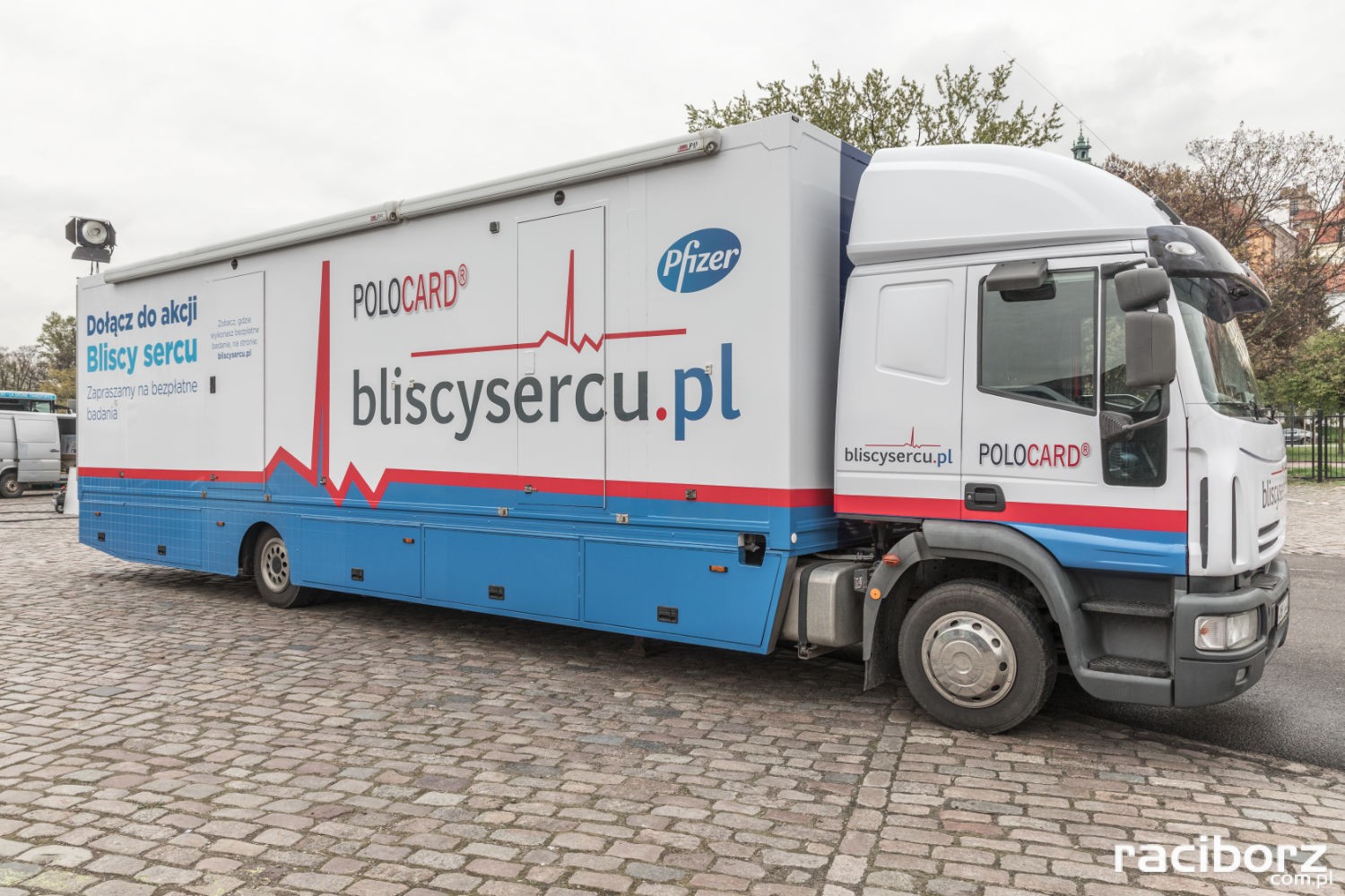 Racibórz. Ogólnopolska kampania "Bliscy Sercu" - zbadaj swoje serce w Cardiobusie