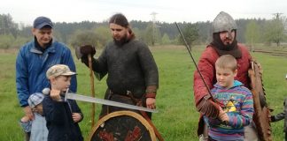 Majówka na wąskim torze 2017