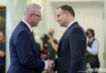 zloty krzyz zaslugi grzegorz niestroj andrzej duda