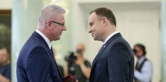 zloty krzyz zaslugi grzegorz niestroj andrzej duda