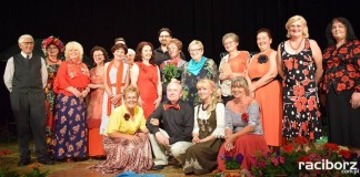 w czerwcowym ogrodzie o milosci