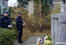Racibórz: Oddali hołd policjantom zamordowanym w Ostaszkowie