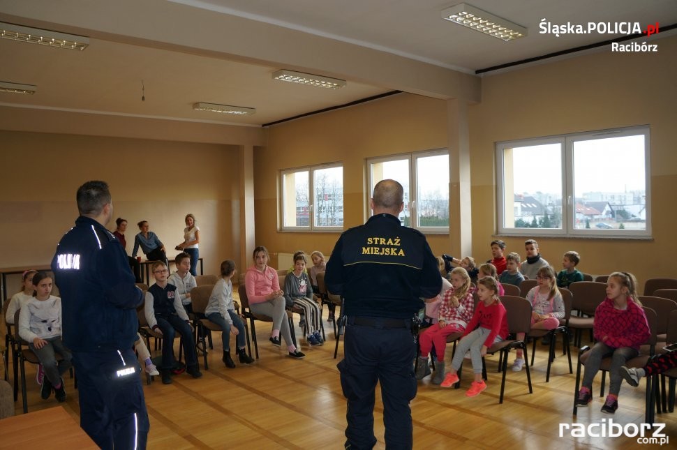 Raciborscy policjanci z wizytą w Klubie Osiedlowym M-5