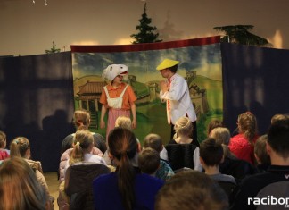 Spektakl "Koziołek Niematołek" na początek ferii w Bojanowie