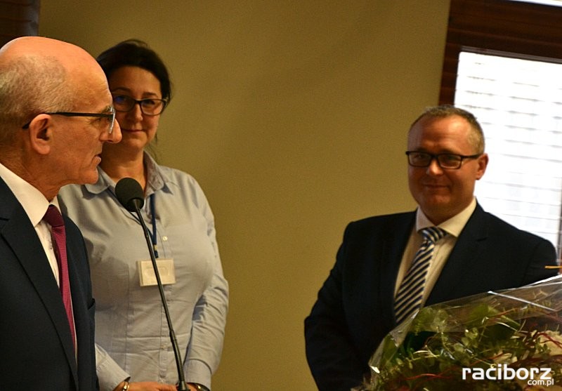 Sesja bez interpelacji, za to z masą kwiatów, pożegnań i podziękowań