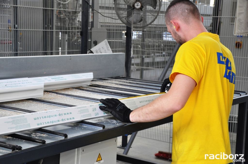 Racibórz: EKO-OKNA oferują 1000 zł dla nowych pracowników