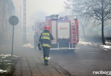 Racibórz: Pożar sadzy w kominie kamienicy przy ul. Królewskiej