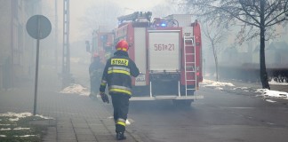 Racibórz: Pożar sadzy w kominie kamienicy przy ul. Królewskiej