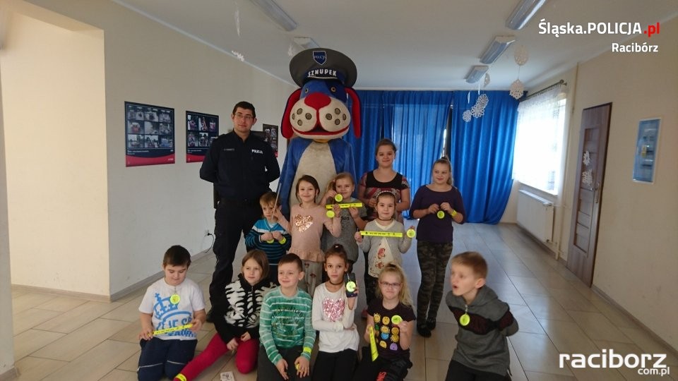 Bezpieczne ferie w Turzu z kuźniańskim dzielnicowym i Sznupkiem