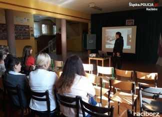 "Drugstop" - raciborska policjantka szkoliła rodziców i nauczycieli w Pawłowie