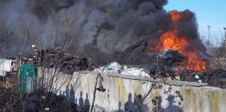 Racibórz: Pożar przy ul. Eichendorffa w obiektywie Szymona Muchy