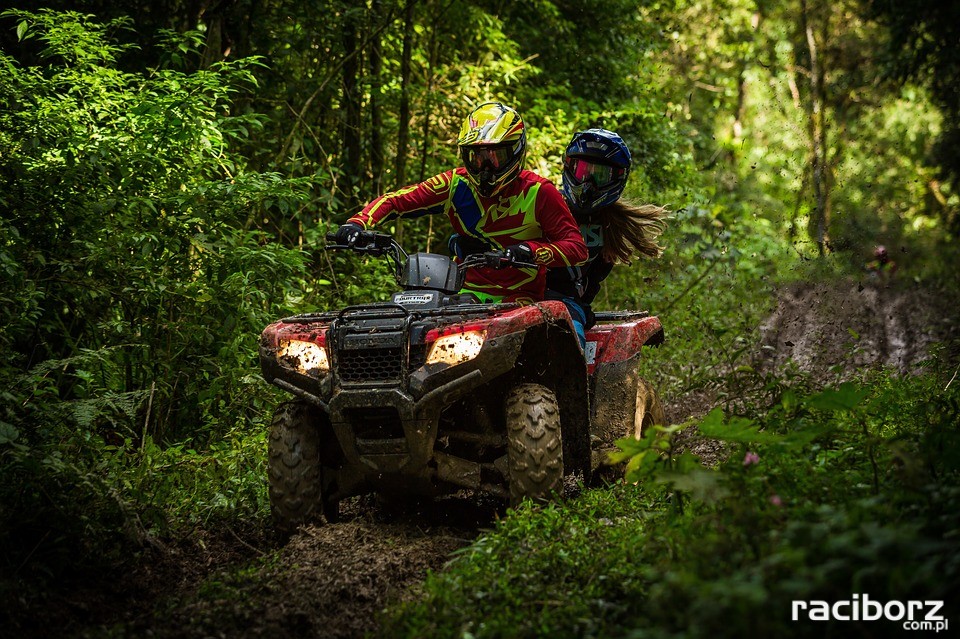 Raciborska policja przypomina: Jazda quadem po lesie jest nielegalna