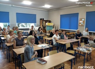 Drugstop. Raciborska policjantka szkoliła rodziców w szkole w Bieńkowicach
