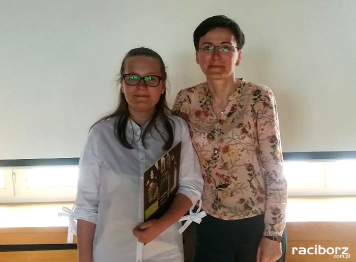 Karolina z Nędzy najlepsza w powiecie z języka angielskiego