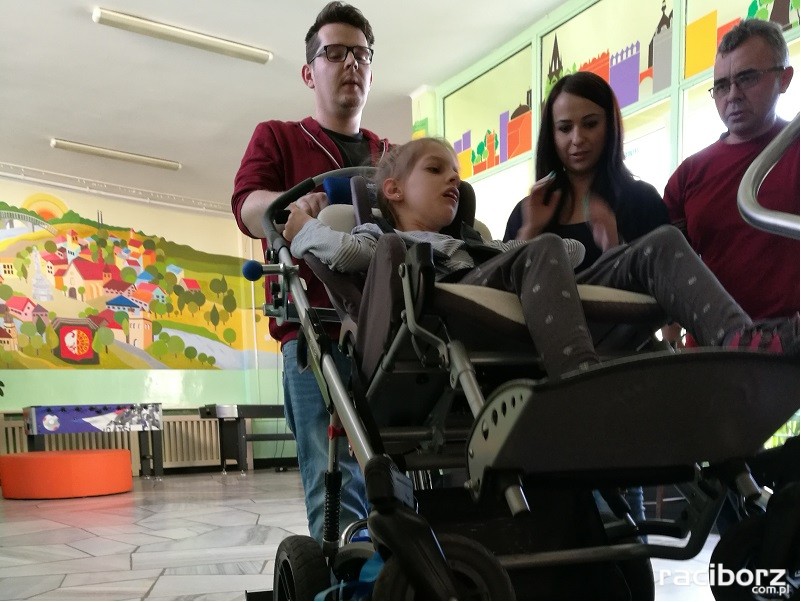 Racibórz: Zespół Szkół Specjalnych zakupił mobilny schodołaz