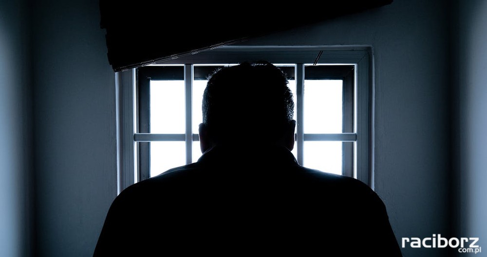 Wzmacnianie więzi rodzinnych osób pozbawionych wolności z ich rodzinami to jedno z narzędzi resocjalizacji. W tym celu kadra penitencjarna z Zakładu Karnego w Raciborzu rozpoczęła realizację program „Nasze dzieci – nasz skarb” Zakład Karny w Raciborzu