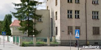 budynek byłej komendy w Raciborzu wystawiony na sprzedaż