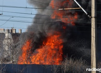 Racibórz: Pożar w skupie złomu przy Eichendorffa