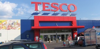 Tesco zamyka sklepy