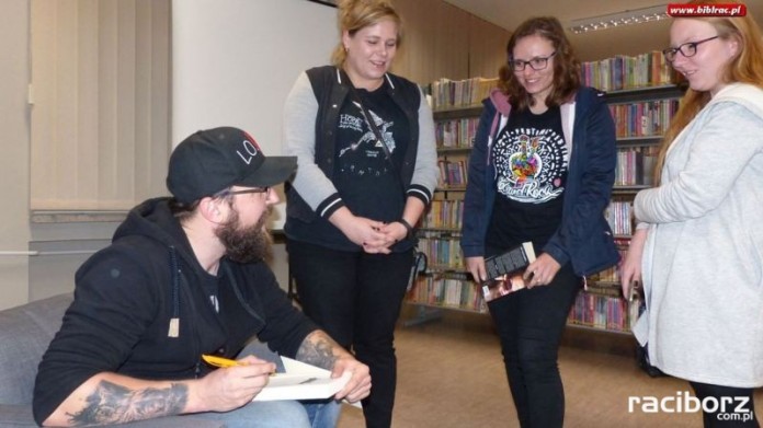 Jakub Ćwiek w raciborskiej bibliotece