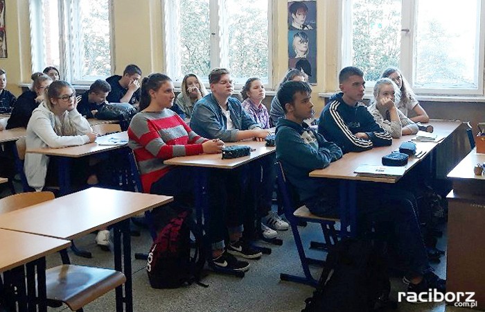 „Kręci mnie bezpieczeństwo... przez cały rok szkolny” – pogadanka w CKZiU nr 1