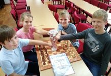 uczniowie SP 13 najlepsi w szachy