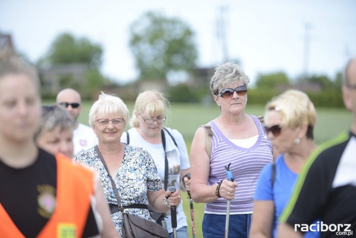 "Z wizytą u Lichnowskich", czyli marsz nordic walking mieszkańców gminy Krzanowice