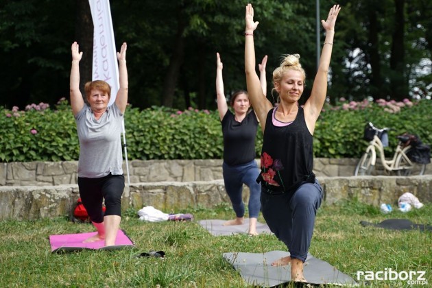 Joga w Parku im. Miasta Roth