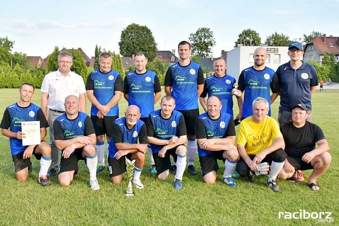 Staříci ze Zabełkowa a Rudyszwałdu s pohárem starosty [ZDJĘCIA] – Internetový portál Ratiboř