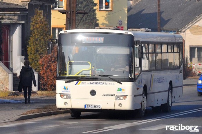 Powiat Wodzisławski zorganizował darmowe przejazdy dla uczniów.