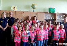 Strażnicy miejscy spotkali się z uczniami SP w Markowicach