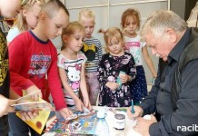 Wiesław Drabik gościem raciborskiej biblioteki