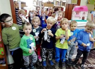 Przedszkolaki z Rud poznają bibliotekę