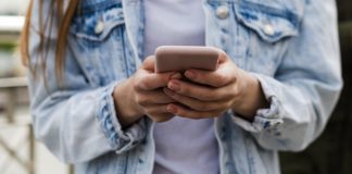 Zadzwoniła na policję, żeby zrobić byłemu na złość