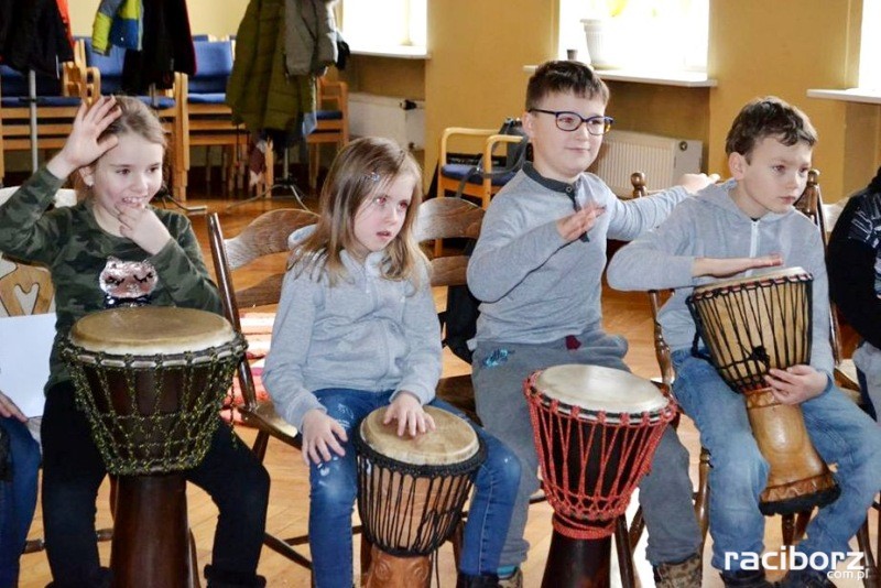 Warsztaty bębniarskie "Rytm jest wszędzie" w RCK
