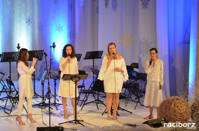 „Koncert piosenki świątecznej i nie tylko” w Strzesze