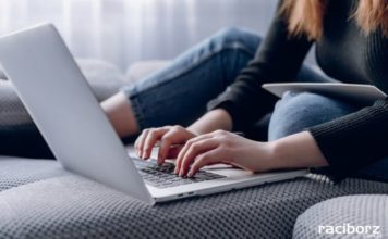 Czas na roczne rozliczenie podatku. Ważne informacje dla pracowników komputer