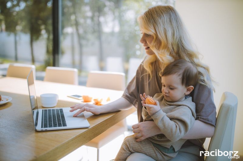 matka dziecko rodzic