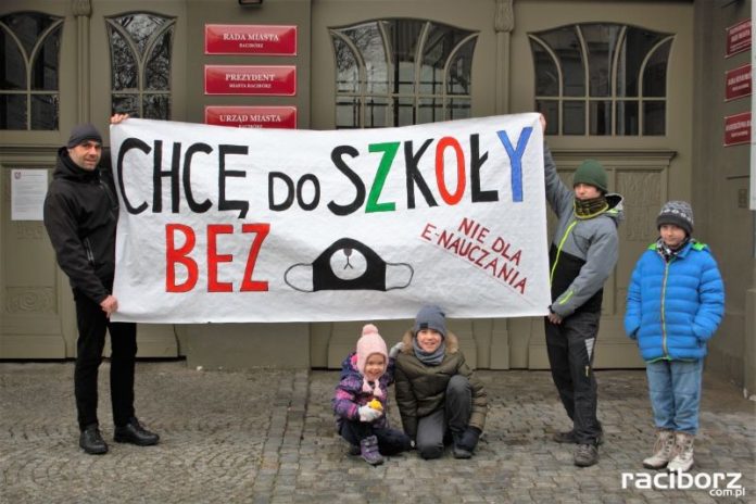 chce do szkoly