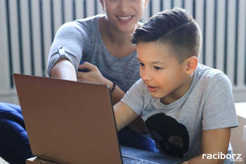 dziecko komputer