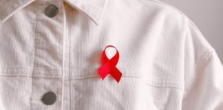 hiv aids czerwona kokardka