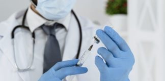 szczepienia lekarz