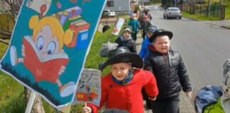 parada bajkowych postaci biblioteka brzezie