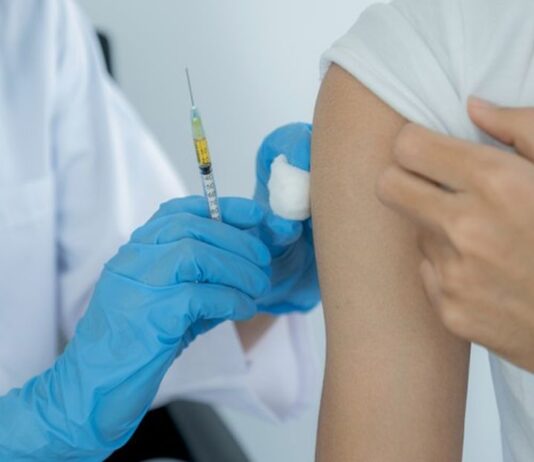 Szczepienia przeciw HPV – kto może skorzystać i dlaczego są tak ważne? koronawirus szczepienie