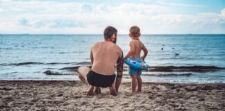 rodzica ojciec dziecko morze wakacje