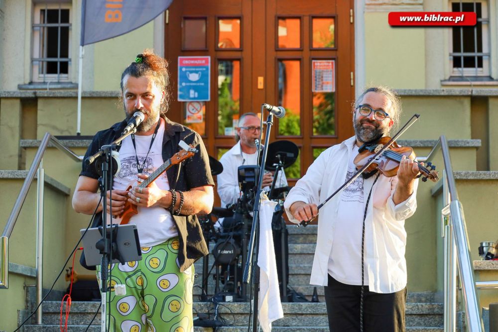 letni teatr na schodach