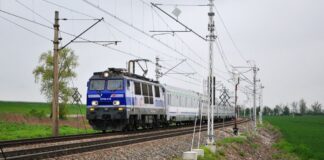 pociag kolej pkp intercity