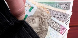 pensja marzec 2022 r